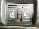 【両側パワースライドドア】スマートキーや運転席のスイッチで後席両側スライドドアの開閉が可能♪電動だから力を入れてドアを開ける必要が無く、小さなお子様でも簡単に開け閉めでき快適です♪