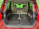 後席を格納すると、これだけの広さが!シーンに合わせたシートアレンジで、大きな荷物も積むことが出来ます♪