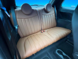 ●後部座席も気になるようなキズ・汚れやへたり等、大きなダメージはなく、良好な状態です。