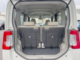 普段のお買い物や通勤、送迎等に十分な荷室スペースを確保しております。セカンドシートを倒すと、大きな荷物の積載も可能です♪