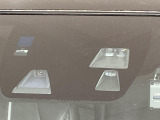 【スマートブレーキサポート】走行中に前方の車両等を認識し、衝突しそうな時は警報とブレーキで衝突回避と被害軽減をアシスト。より安全にドライブをお楽しみいただけます。