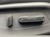 【パワーシート】スイッチ一つで簡単にシートの微調整が可能!電動だから力もいりません!快適なシートポジションにセットして、快適なドライブをお楽しみください。