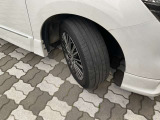 タイヤの溝もございます。