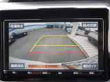 バックガイドモニターで、後方を確認しながら安心して駐車することができます。運転初心者も熟練者も必須の機能ですよ!