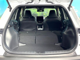 後席を格納すると、これだけの広さが!シーンに合わせたシートアレンジで、大きな荷物も積むことが出来ます♪