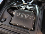 3.5リッターDOHC6気筒  VVT-i24バルブエンジン+スーパーチャージャー。出力は405PSで、最大トルクはMT仕様で420N・m(全てカタログ値)