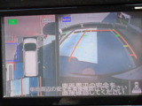 アラウンドビュ-モニタ-はクルマの真上から見ているかのような映像によって、周囲の状況を知ることで、駐車を容易に行うための支援技術です。