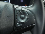 ◆アダプティブクルーズコントロール◆予め設定した車速内でクルマが自動的に加減速。前走車との適切な車間距離を維持しながら追従走行します。【LKAS】車線維持支援システムでステアリング操作を支援。