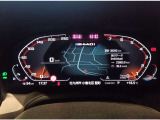 『運転』に対するBMWのこだわりはメーターパネルにも表れております。視野性の良いメーターパネルは疲労感の軽減と、運転の楽しさをもたらしてくれます。