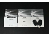 保証書・記録簿・取扱説明書と揃っております。キーの電池は新品にお取替えしてから納車させていただきますので安心してお乗りください。