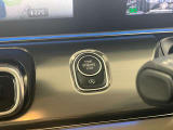 メルセデス・ベンツの内装のスイッチ類は、シンプルなつくりを採用しており、操作性の向上・誤操作の防止を大切にしております!