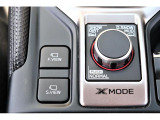 Xモード搭載。路面状況に応じてモードを選択するだけで、4輪の駆動力やブレーキなどを適切にコントロール。悪路からのスムーズな脱出をアシストします。