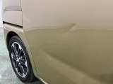 右スライドどあに凹みあります。