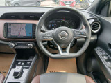 視界が良く操作しやすい運転席 様々なスイッチ類が安全と快適をお届けいたします。