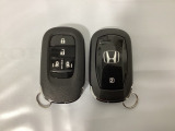 スマートキー付きですからドアロックの開閉およびエンジンスタートが楽々です。電動スライドドアの開け閉めもボタンで操作できます。スペアキーも同じものを用意しております。