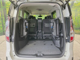 後席を格納すると、これだけの広さが!シーンに合わせたシートアレンジで、大きな荷物も積むことが出来ます♪