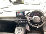 【e:HEV】走行シーンに合わせて、EV・ハイブリッド・エンジンの3つのモードを自動で切り替えるので、街乗りから高速走行までスムーズなドライブを楽しめます。