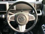 【純正革巻きステアリング】上質な革を使用することで、手にしっかり馴染みとても運転しやすいハンドルです♪