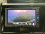 【バックカメラ】運転が苦手な方も車庫入れラクラクです!ギアをリバースに入れれば自動的に切り換わりますので、面倒な操作は不要です♪狭い駐車場もお車を傷つけず安心ですね!