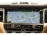 ポルシェ純正PCMナビ搭載です。