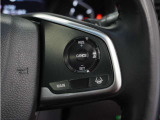 ◆アダプティブクルーズコントロール◆予め設定した車速内でクルマが自動的に加減速。前走車との適切な車間距離を維持しながら追従走行します。【LKAS】車線維持支援システムでステアリング操作を支援。