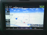 純正のメモリーナビを装備。