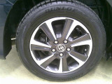 純正16インチアルミホイール!ボディにバッチリ合ってます!