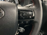 レーダークルーズコントロールを装備。前の車との距離をレーダーで測り一定の車間距離に保ってくれます。詳細はスタッフまで。
