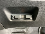 いまや快適なカーライフに欠かせないETCが付いています。