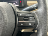 ホンダセンシング装着車となっております。衝突軽減ブレーキ、誤発進抑制機能、歩行者事故低減ステアリング、路外逸脱抑制機能、アダプティブクルーズコントロール、車線維持支援システム他、安全運転を幅広く支援。
