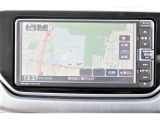 ケンウッド製メモリーナビ装備!!TV視聴(フルセグ対応)やCD、DVD再生の 、Bluetoothにも対応しています。