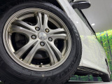 【16インチアルミホイール】外観にマッチしたアルミホイールを装着しております。各種アルミホイールや、スタッドレスタイヤも取扱いしております。是非ご相談ください♪