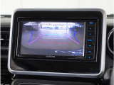 【バックカメラ】駐車が苦手な方でも安心してお乗りいただけます。リバース連動で画面が切り替わるのでとっても便利です。