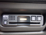■【ETC車載器】が装備されています。セットアップをしてお渡しとなり、ETCカードを差し込むだけで高速道路の利用が可能です。