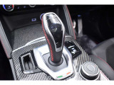 ALFA DNA ドライブモードシステムの採用により、クルマの反応を自在に変化させ、ドライビングスタイルや走行状況、路面状況に合わせて3種類の全く異なる走りを体感していただく事が出来ます。