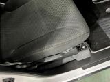 痛みの出やすい運転席シートの角、フロアマット、座面、ともに良好です