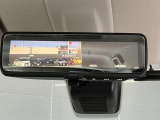 スマートルームミラーも付いてます☆後方ピラーや荷物、後席に同乗している方や曇りなど視界が遮られた場合でも後方カメラからの映像で安全確認をすることが出来て安心です☆