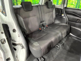 後部座席も気になるようなキズ・汚れやへたり等、大きなダメージはなく、良好な状態です。