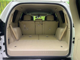 普段のお買い物や通勤、送迎等に十分な荷室スペースを確保しております。セカンドシートを倒すと、大きな荷物の積載も可能です♪