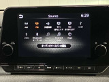 【メーカーナビ】9インチの大画面モニターを搭載し、Apple CarPlayへのワイヤレス接続やAndroid Autoにも対応。