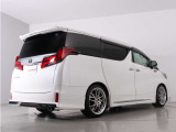 当店では、厳選された車両のみ展示しております。アルファード・ヴェルファイアに特化した専門店ならではの豊富な在庫の中から、お気に入りの一台をお探しください!