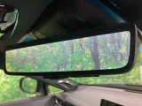 【デジタルインナーミラー】後席の大きな荷物や同乗者で後方が確認しづらい時でも安心!カメラが撮影した車両後方の映像をルームミラー内に表示。クリアな視界で状況の確認が可能です!
