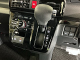 発進時から滑らかに加速する無段階変速のCVTはストップ&ゴーの多い街の中も快適です