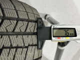 冬タイヤの残り溝は7.6mmです。スリップラインからは5.9mmとなっております。