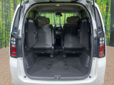 普段のお買い物や通勤、送迎等に十分な荷室スペースを確保しております。セカンドシートを倒すと、大きな荷物の積載も可能です♪