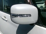 ウインカー付ドアミラーですので、対向車からの視認性を良くしてくれます!