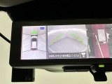 ルームミラーにクリヤーなカメラ映像で後方視界サポート!車両周囲安全確認にも役立つ、アラウンドビューモニター映像 スマート・ルームミラー装備!