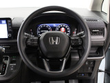 【運転席まわり】Honda独自の設計思想に基づき、自然に手を伸ばした先に操作したいものがあるようレイアウトを追求 !