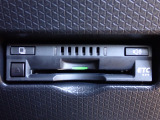 ■【ETC車載器】が装備されています。セットアップをしてお渡しとなり、ETCカードを差し込むだけで高速道路の利用が可能です。
