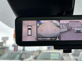 【アラウンドビューモニター】まるでクルマを真上から見下ろしたかのような視点で駐車をサポートします!クルマの斜め後ろや真横など、前後左右の4つのカメラの映像が合成されて、モニターに映し出されます。